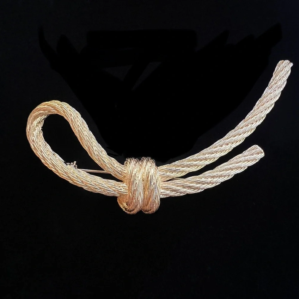 Vintage Christian‎ Dior Gold Tone Twisted Rope Bow Knot Brooch Signed Chr Dior